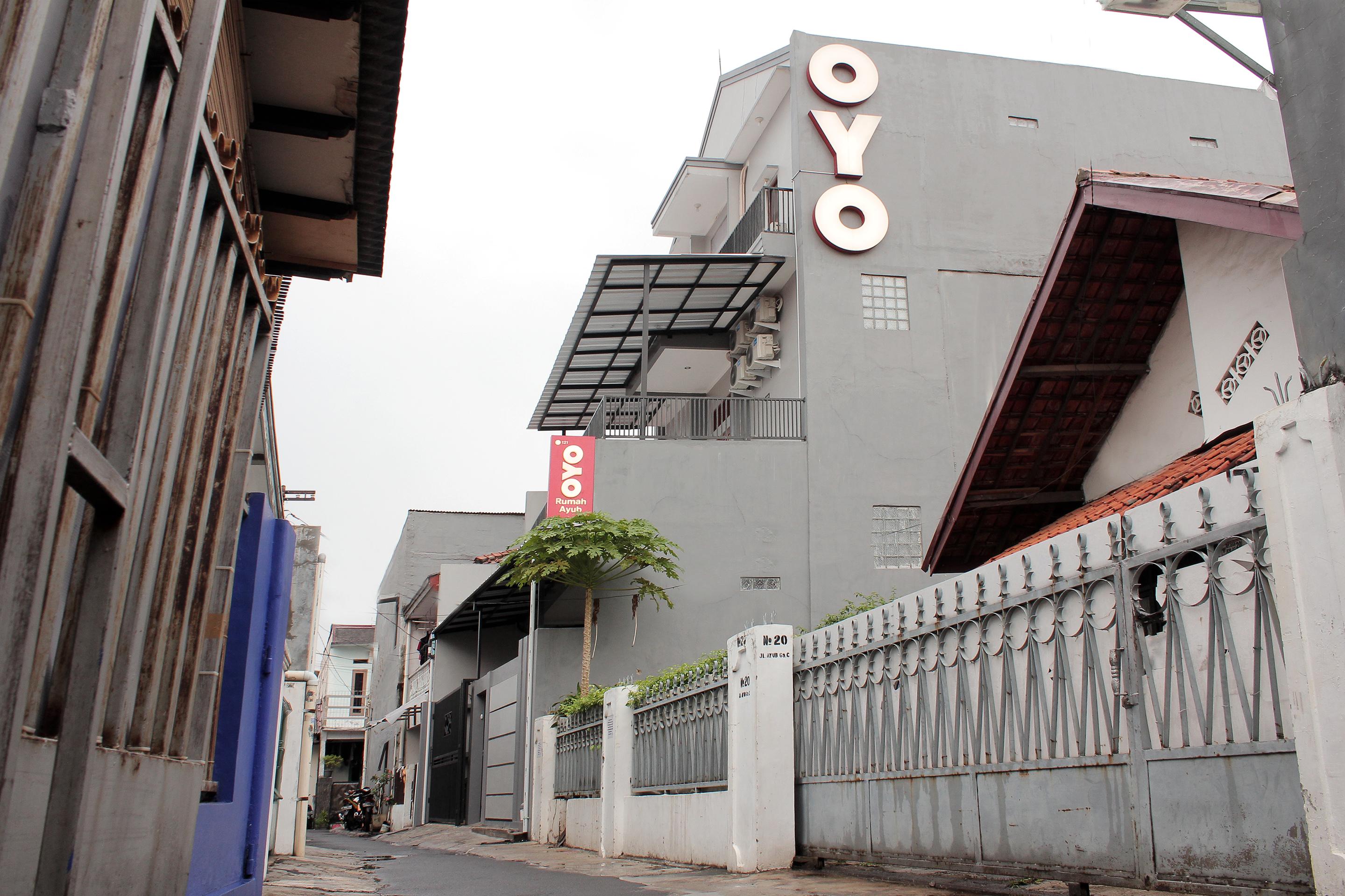 Oyo 121 Rumah Ayub Syariah Hotel Jacarta Exterior foto